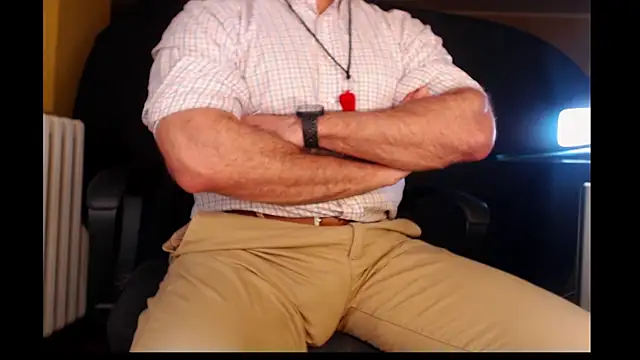 Snapshot of Coach_85 chatting on April 11, 2026, 10:57 pm Coach 85 online show from April 11, 2026, 10:57 pm