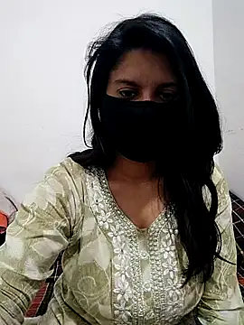 Snapshot of Sonakshi_kumari chatting on March 13, 2026, 6:24 pm Sonakshi kumari online show from March 13, 2026, 6:24 pm