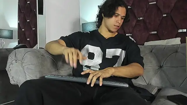 TonyBenedetti online show from April 17, 2026, 8:11 pm