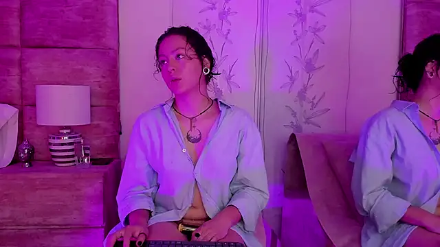 Snapshot of AtheneaVoss chatting on March 15, 2026, 9:33 pm AtheneaVoss online show from March 15, 2026, 9:33 pm