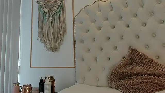 Sara funy online show from February 25, 2026, 12:27 pm