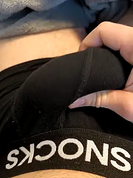 Snapshot of XTo95 chatting on February 24, 2026, 3:24 pm XTo95 online show from February 24, 2026, 3:24 pm