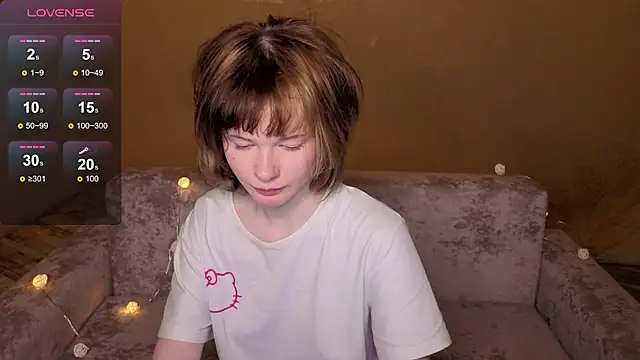 Snapshot of MikassaBowl chatting on February 25, 2026, 1:44 pm MikassaBowl online show from February 25, 2026, 1:44 pm