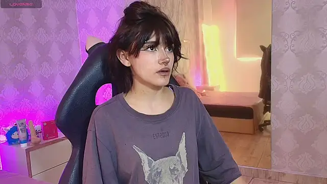 Snapshot of Cloee_tay1 chatting on April 22, 2026, 11:39 am Cloee tay1 online show from April 22, 2026, 11:39 am