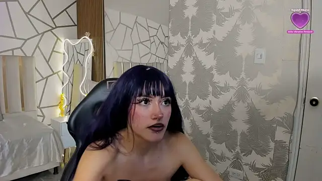 Snapshot of Cloee_tay1 chatting on April 25, 2026, 12:02 am Cloee tay1 online show from April 25, 2026, 12:02 am