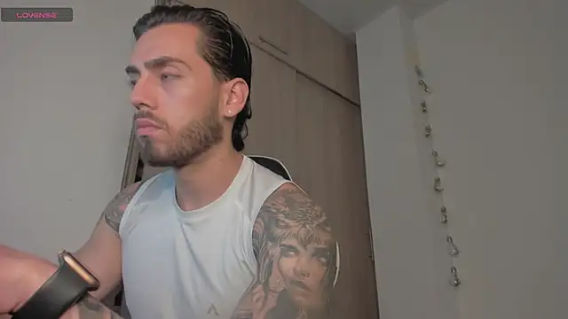 Axel  Blaze online show from April 21, 2026, 12:34 pm