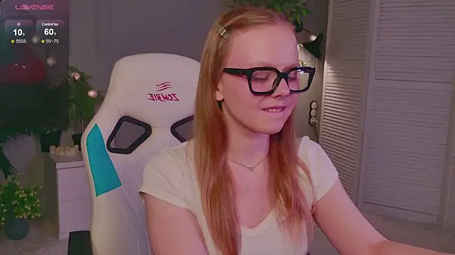 Sophie Peach  online show from April 24, 2026, 2:30 pm