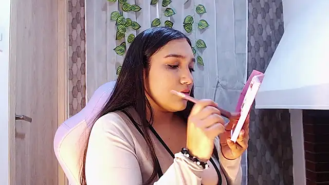 anyela donecm online show from April 10, 2026, 1:51 pm