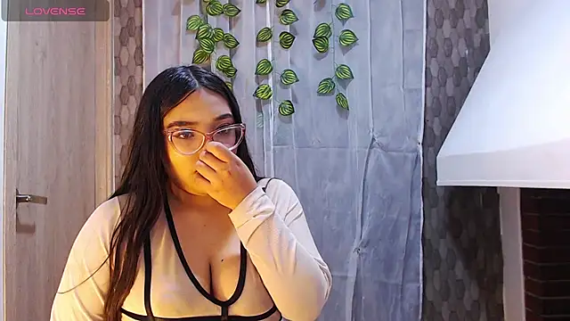 anyela donecm online show from April 9, 2026, 7:20 pm