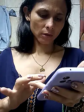 Snapshot of yuliitza4 chatting on March 18, 2026, 1:24 pm yuliitza4 online show from March 18, 2026, 1:24 pm