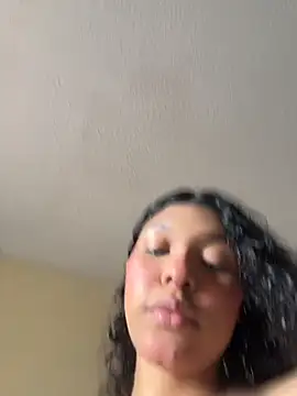 Snapshot of Sophiemoo_ chatting on July 26, 2026, 3:19 pm Sophiemoo online show from July 26, 2026, 3:19 pm