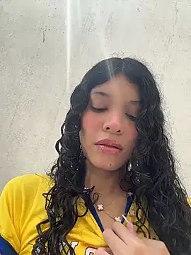 Snapshot of Sophiemoo_ chatting on June 12, 2026, 3:32 pm Sophiemoo online show from June 12, 2026, 3:32 pm