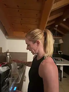 FitAnna online show from March 19, 2026, 6:19 pm