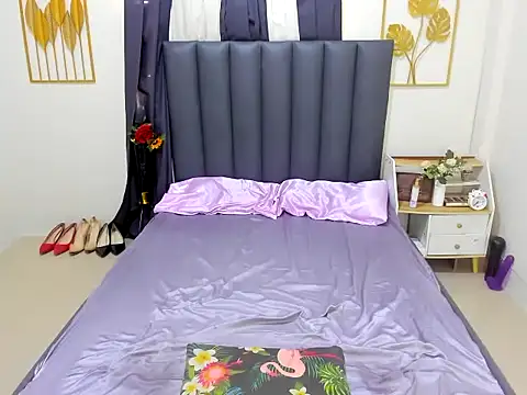 Snapshot of Maddison_Lore chatting on April 13, 2026, 5:00 am Maddison Lore online show from April 13, 2026, 5:00 am