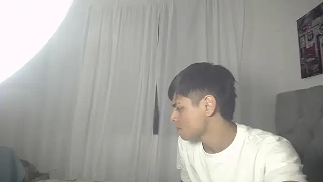 Snapshot of Logan_Jhonson19 chatting on March 21, 2026, 4:35 am Logan Jhonson19 online show from March 21, 2026, 4:35 am