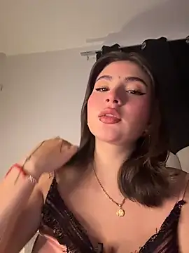 Snapshot of SamanthaValmont chatting on April 23, 2026, 12:50 am SamanthaValmont online show from April 23, 2026, 12:50 am
