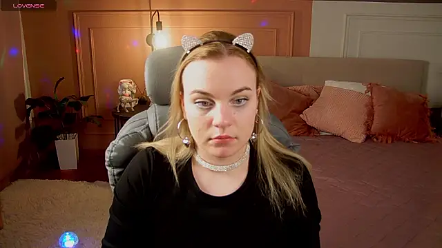 Glow Margo online show from March 22, 2026, 1:09 am