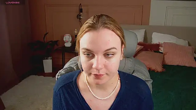Glow Margo online show from April 24, 2026, 1:18 am