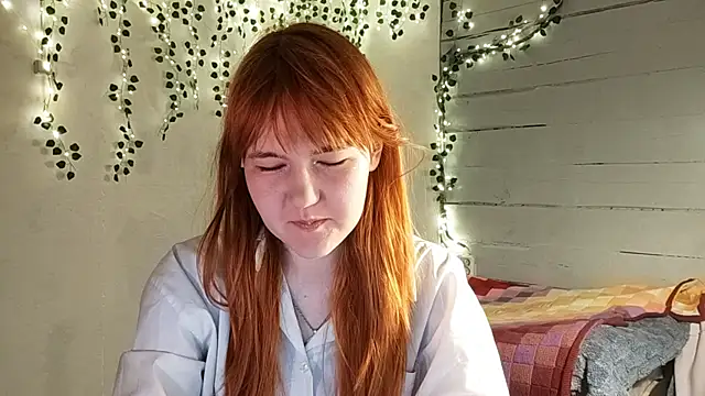 DinaFirebird online show from April 7, 2026, 4:14 am