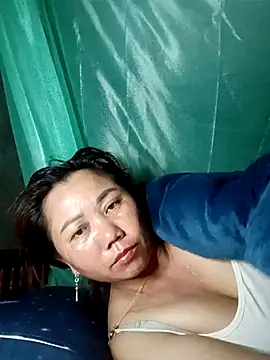 lyly sexx online show from May 5, 2026, 4:32 pm