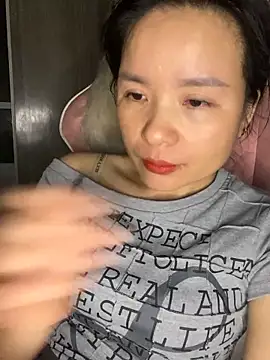 Snapshot of Ivy_Trix2 chatting on May 8, 2026, 3:49 pm Ivy Trix2 online show from May 8, 2026, 3:49 pm