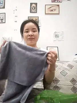 Snapshot of Ivy_Trix2 chatting on March 28, 2026, 12:39 pm Ivy Trix2 online show from March 28, 2026, 12:39 pm