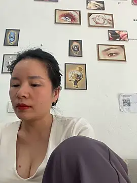 Snapshot of Ivy_Trix2 chatting on March 12, 2026, 7:12 am Ivy Trix2 online show from March 12, 2026, 7:12 am