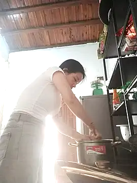 Snapshot of Ivy_Trix2 chatting on March 14, 2026, 4:51 am Ivy Trix2 online show from March 14, 2026, 4:51 am