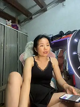 Snapshot of Ivy_Trix2 chatting on May 14, 2026, 3:53 pm Ivy Trix2 online show from May 14, 2026, 3:53 pm