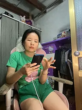 Snapshot of Ivy_Trix2 chatting on May 12, 2026, 4:09 am Ivy Trix2 online show from May 12, 2026, 4:09 am