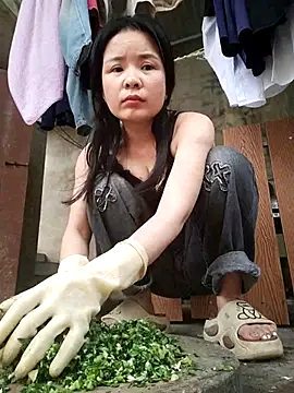 Snapshot of Ivy_Trix2 chatting on March 9, 2026, 4:27 am Ivy Trix2 online show from March 9, 2026, 4:27 am