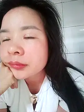 Snapshot of Ivy_Trix2 chatting on March 18, 2026, 2:04 am Ivy Trix2 online show from March 18, 2026, 2:04 am