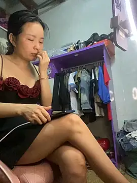 Snapshot of Ivy_Trix2 chatting on May 8, 2026, 3:43 am Ivy Trix2 online show from May 8, 2026, 3:43 am