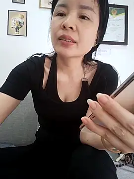 Snapshot of Ivy_Trix2 chatting on May 4, 2026, 2:37 am Ivy Trix2 online show from May 4, 2026, 2:37 am