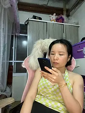 Snapshot of Ivy_Trix2 chatting on May 13, 2026, 2:57 pm Ivy Trix2 online show from May 13, 2026, 2:57 pm