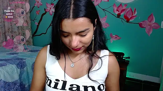 NoelleVireaux online show from March 24, 2026, 11:32 am