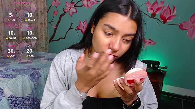 NoelleVireaux online show from March 19, 2026, 11:43 am