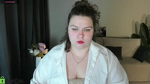 SofiRoce online show from July 28, 2026, 5:04 am