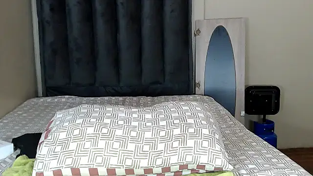 Snapshot of LexyDiana chatting on April 19, 2026, 6:14 am LexyDiana online show from April 19, 2026, 6:14 am
