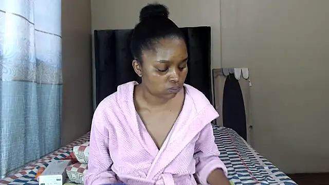 Snapshot of LexyDiana chatting on May 25, 2026, 6:12 am LexyDiana online show from May 25, 2026, 6:12 am