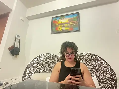 yassiestar online show from February 25, 2026, 6:52 pm