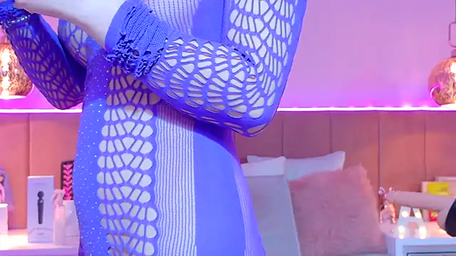 Snapshot of AnnieAddam chatting on March 18, 2026, 11:16 pm AnnieAddam online show from March 18, 2026, 11:16 pm