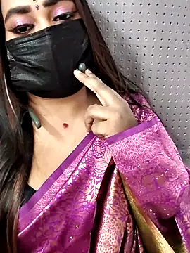 Snapshot of Cutie_Nila chatting on May 18, 2026, 5:23 am Cutie Nila online show from May 18, 2026, 5:23 am