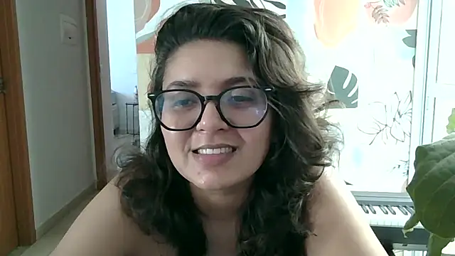 Snapshot of midsize_94 chatting on April 5, 2026, 6:14 pm midsize 94 online show from April 5, 2026, 6:14 pm