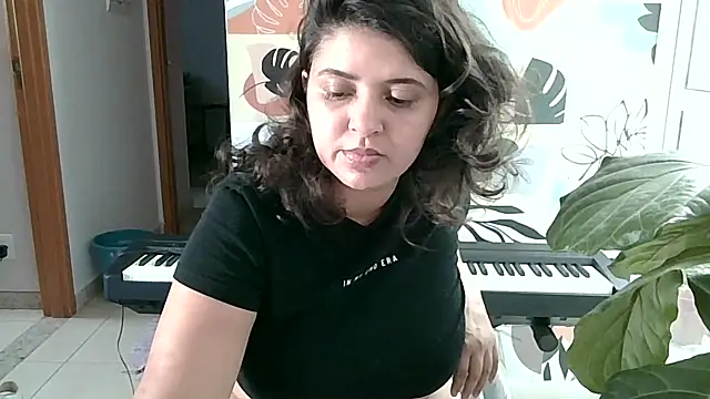 Snapshot of midsize_94 chatting on March 19, 2026, 2:06 pm midsize 94 online show from March 19, 2026, 2:06 pm