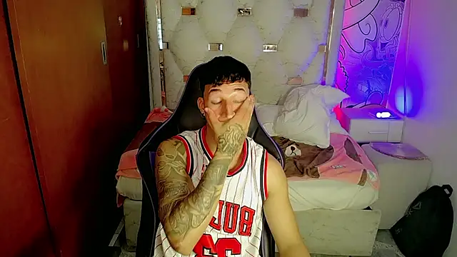 Snapshot of Dmitryy_ chatting on February 26, 2026, 12:38 pm Dmitryy online show from February 26, 2026, 12:38 pm