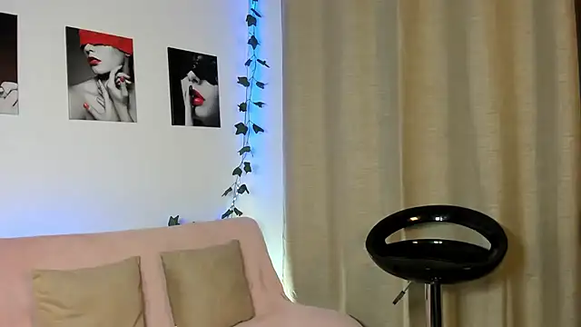 Snapshot of Rebeca_Marchetti chatting on May 1, 2026, 8:25 pm Rebeca Marchetti online show from May 1, 2026, 8:25 pm