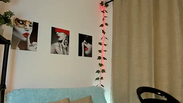 Snapshot of Rebeca_Marchetti chatting on April 27, 2026, 8:40 pm Rebeca Marchetti online show from April 27, 2026, 8:40 pm