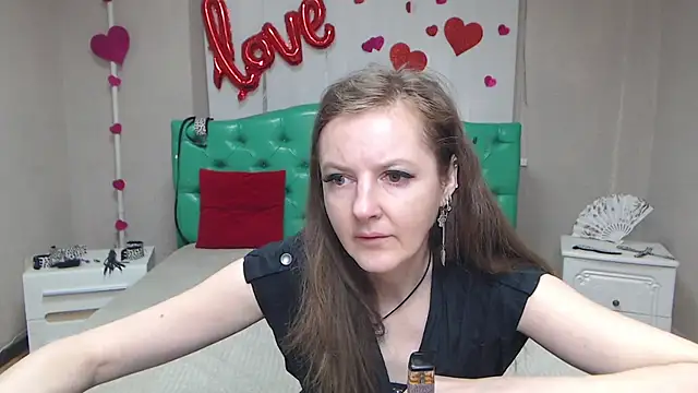 Snapshot of MeganPirs chatting on April 25, 2026, 5:10 am MeganPirs online show from April 25, 2026, 5:10 am