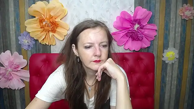 Snapshot of MeganPirs chatting on July 9, 2026, 5:08 am MeganPirs online show from July 9, 2026, 5:08 am